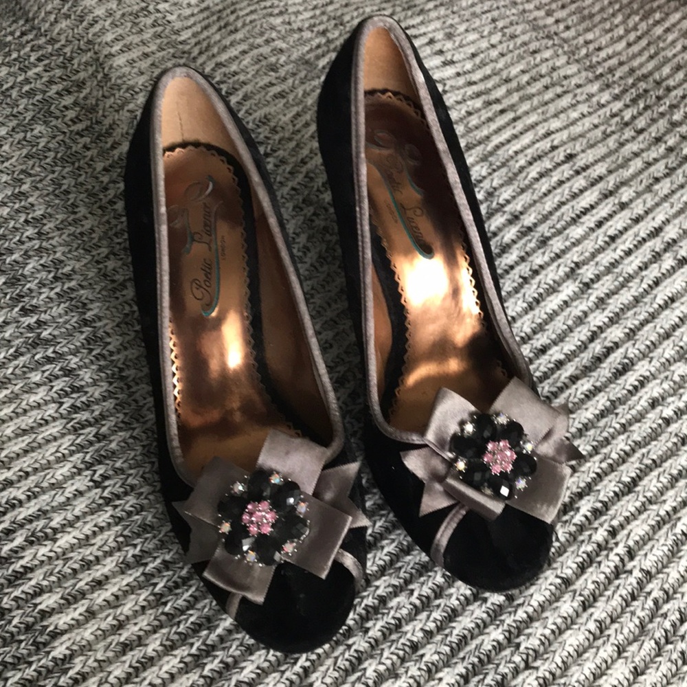Velvet Pumps